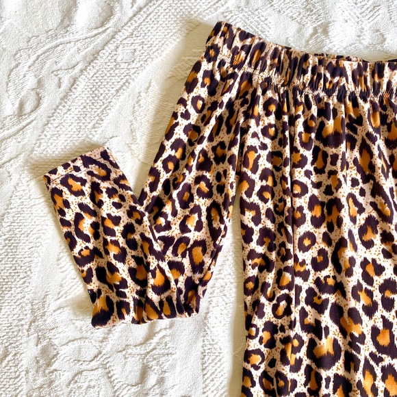 NWOT Off the Shoulder Cheetah Dress - Picture 4 of 6